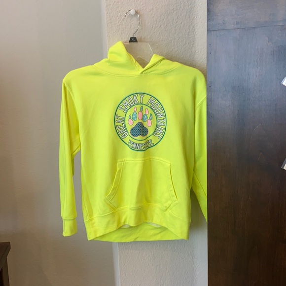 🍭3/$10🍭 GIRLS NEON SMOKY MOUNTAINS HOODIE - Picture 1 of 3